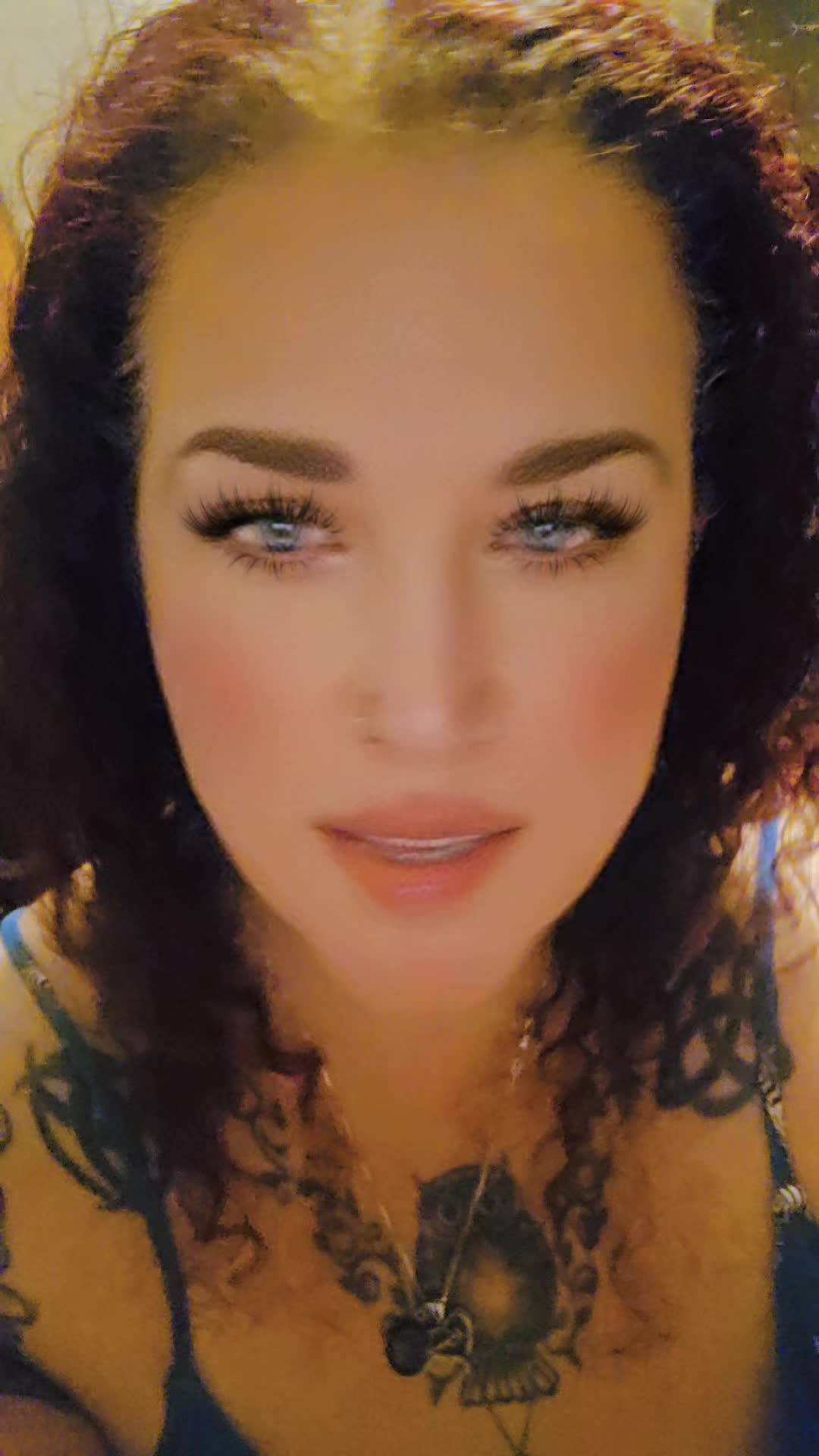 @Sassy V 🦉
