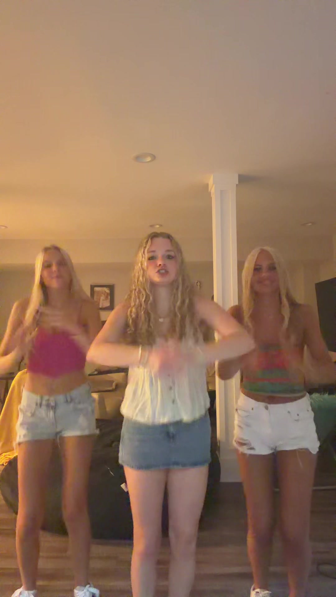 @miriamdickenss