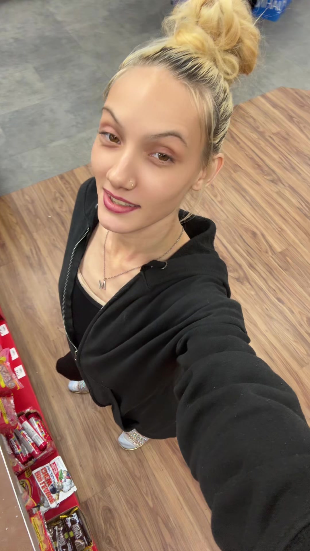 @hollywright23