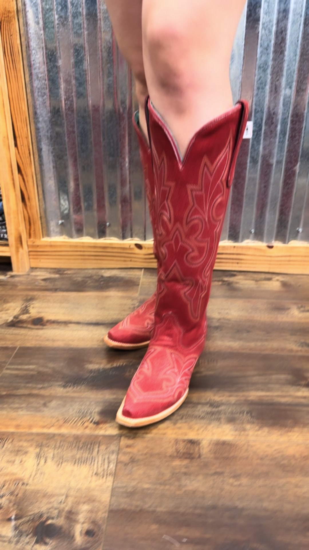 @leon western wear