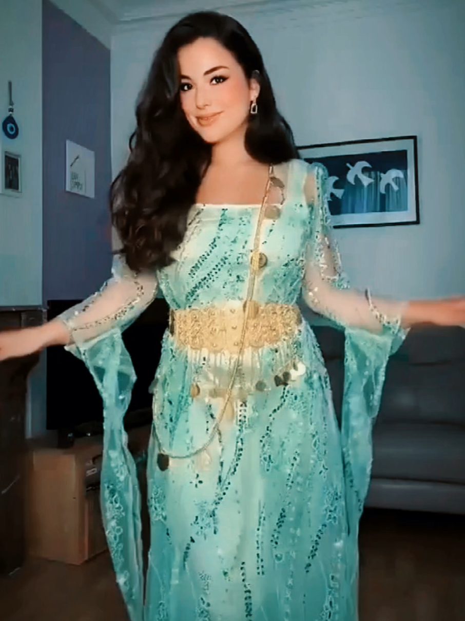 @Carolina-Aisulu Herrera