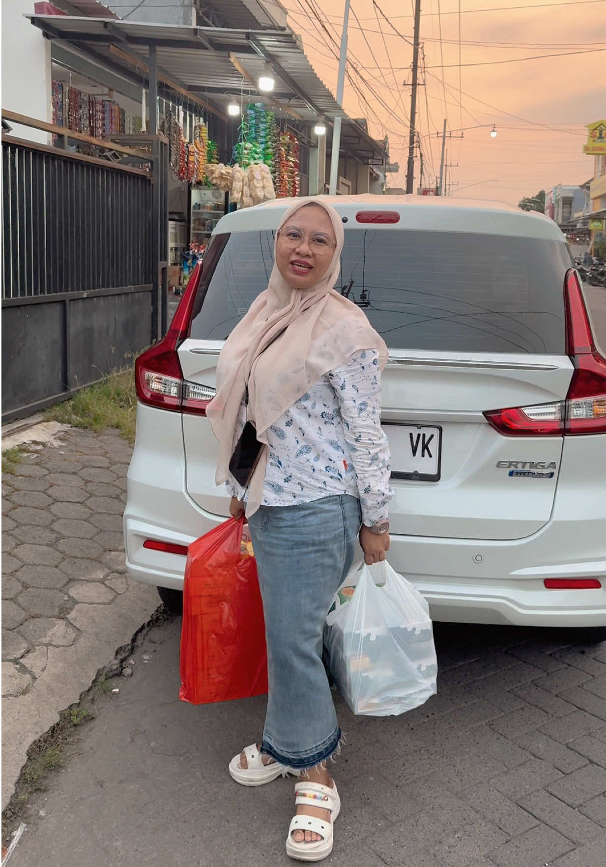 @jajan mbak sari