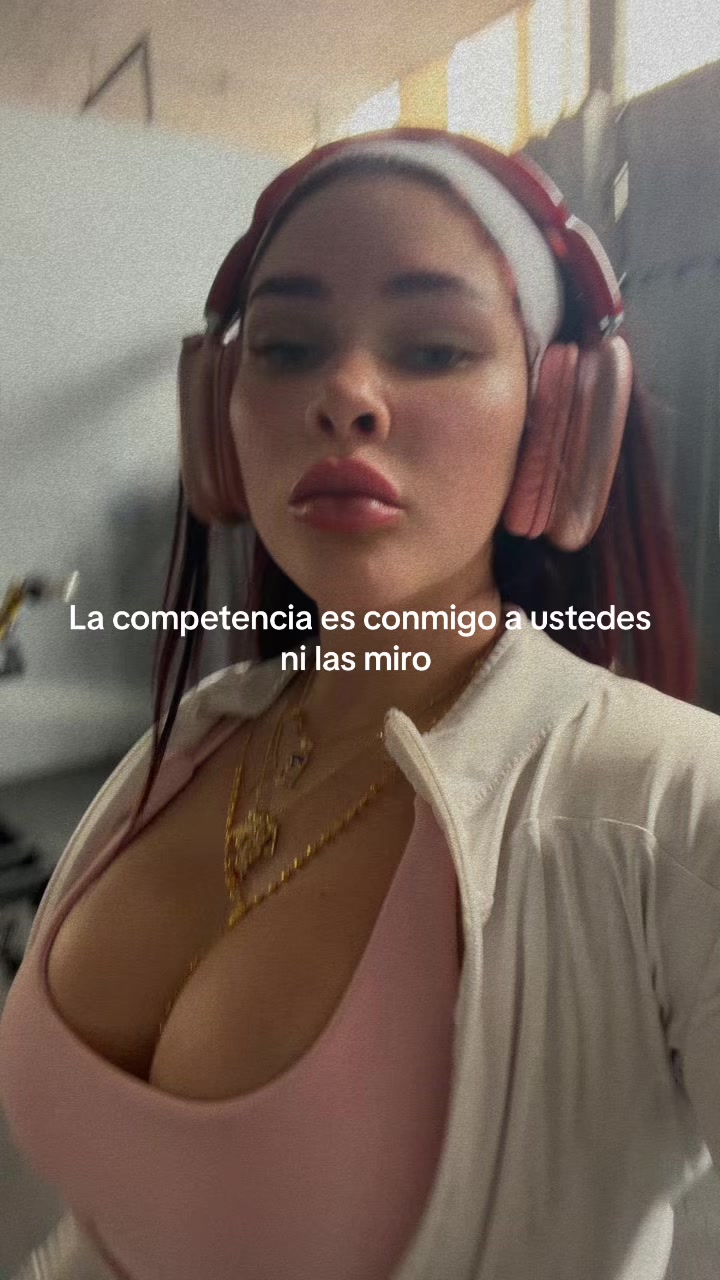@PAULINA VICTORIA ✌️