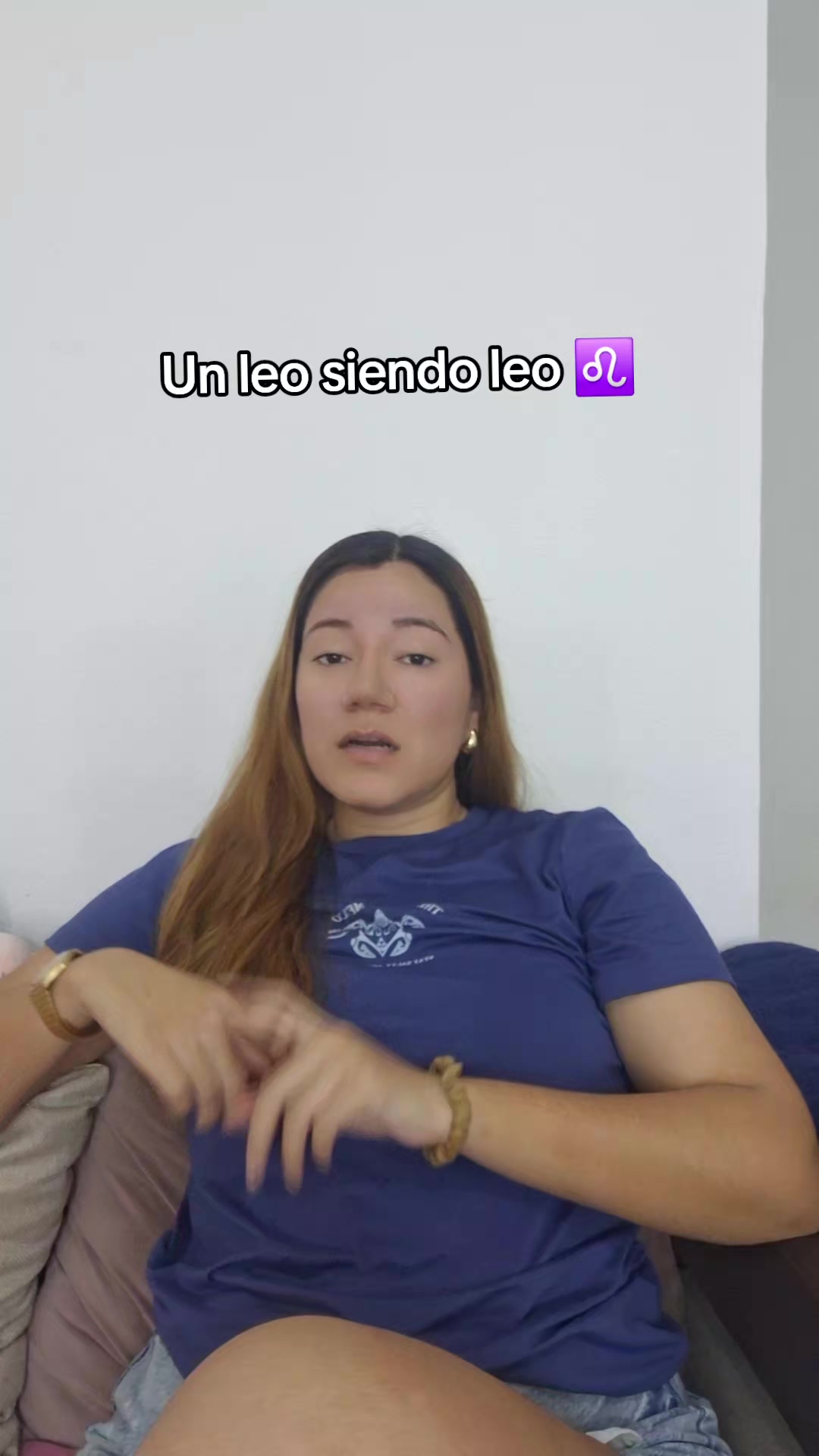 @Alejandra Gay Vlogs
