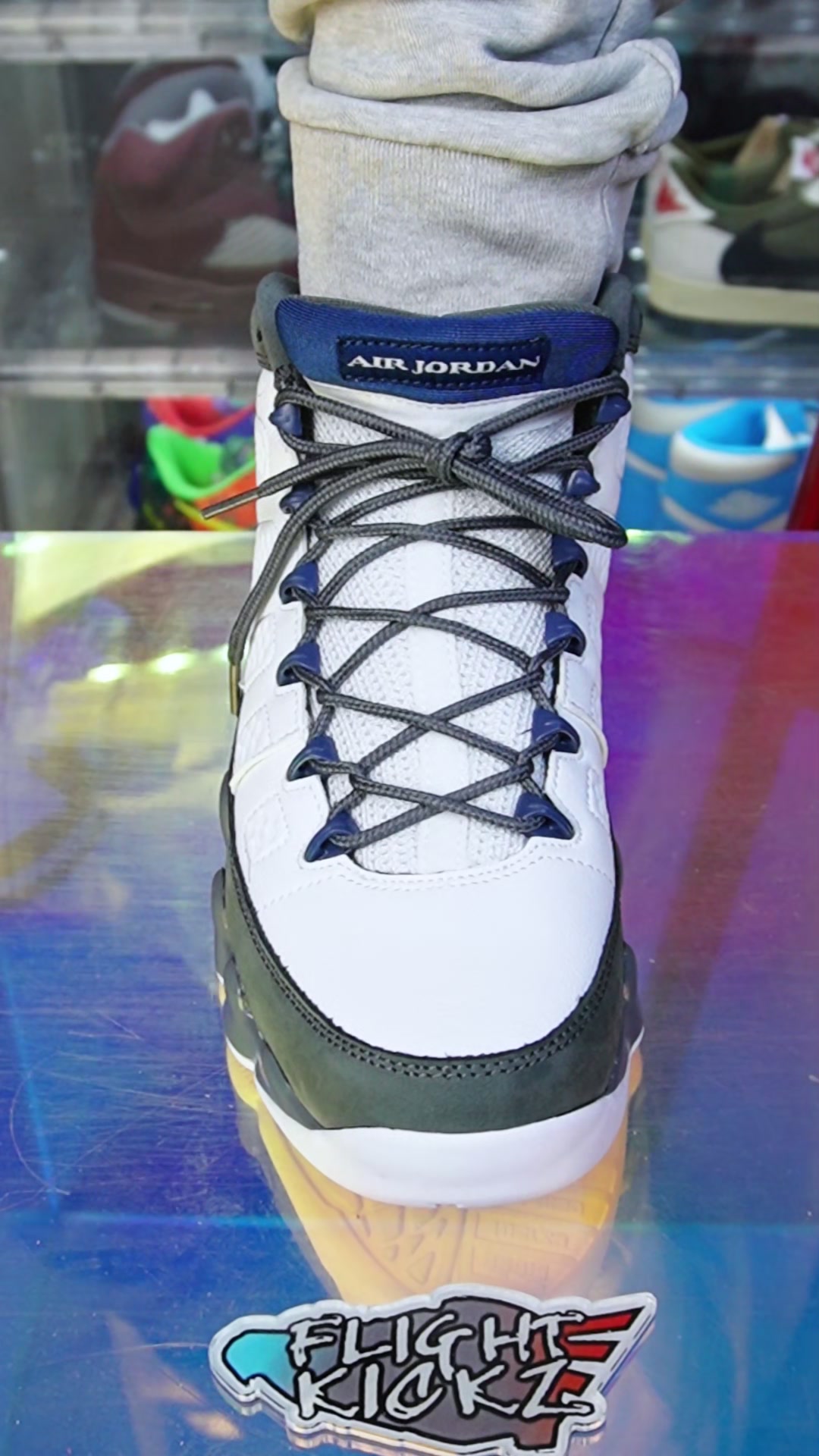 @Lacedsneaker