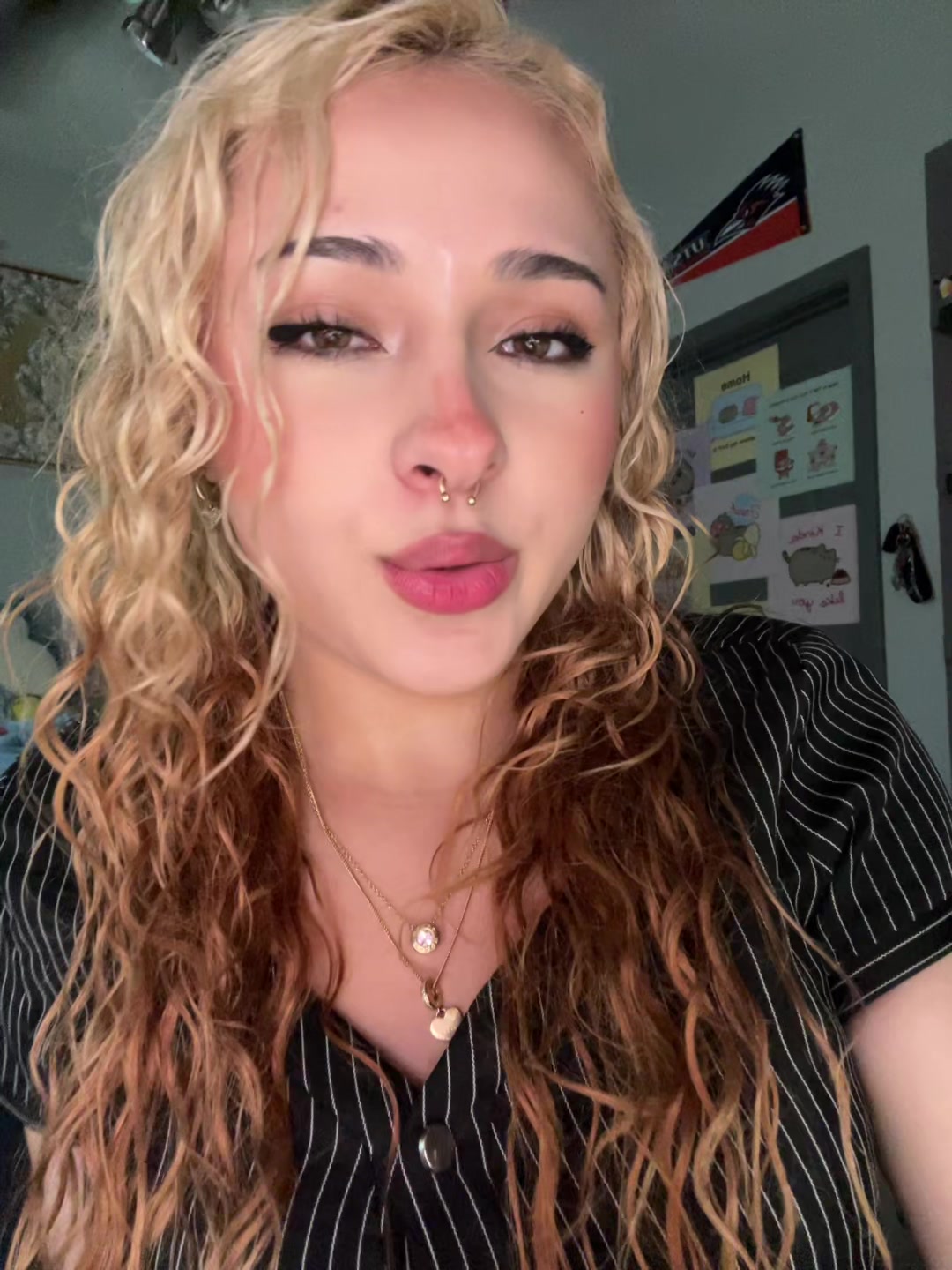 @lyvqrz