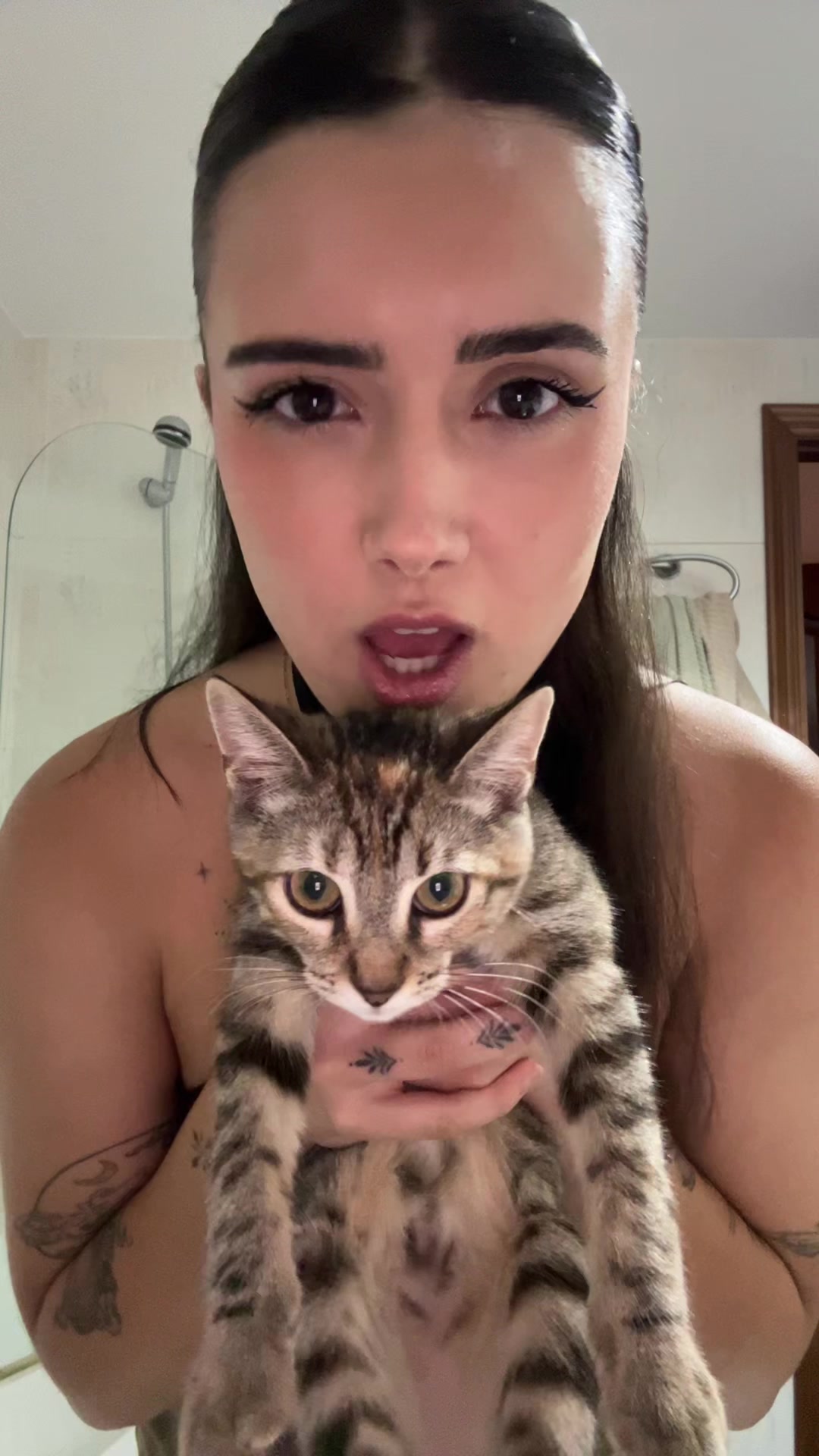 @damnniita