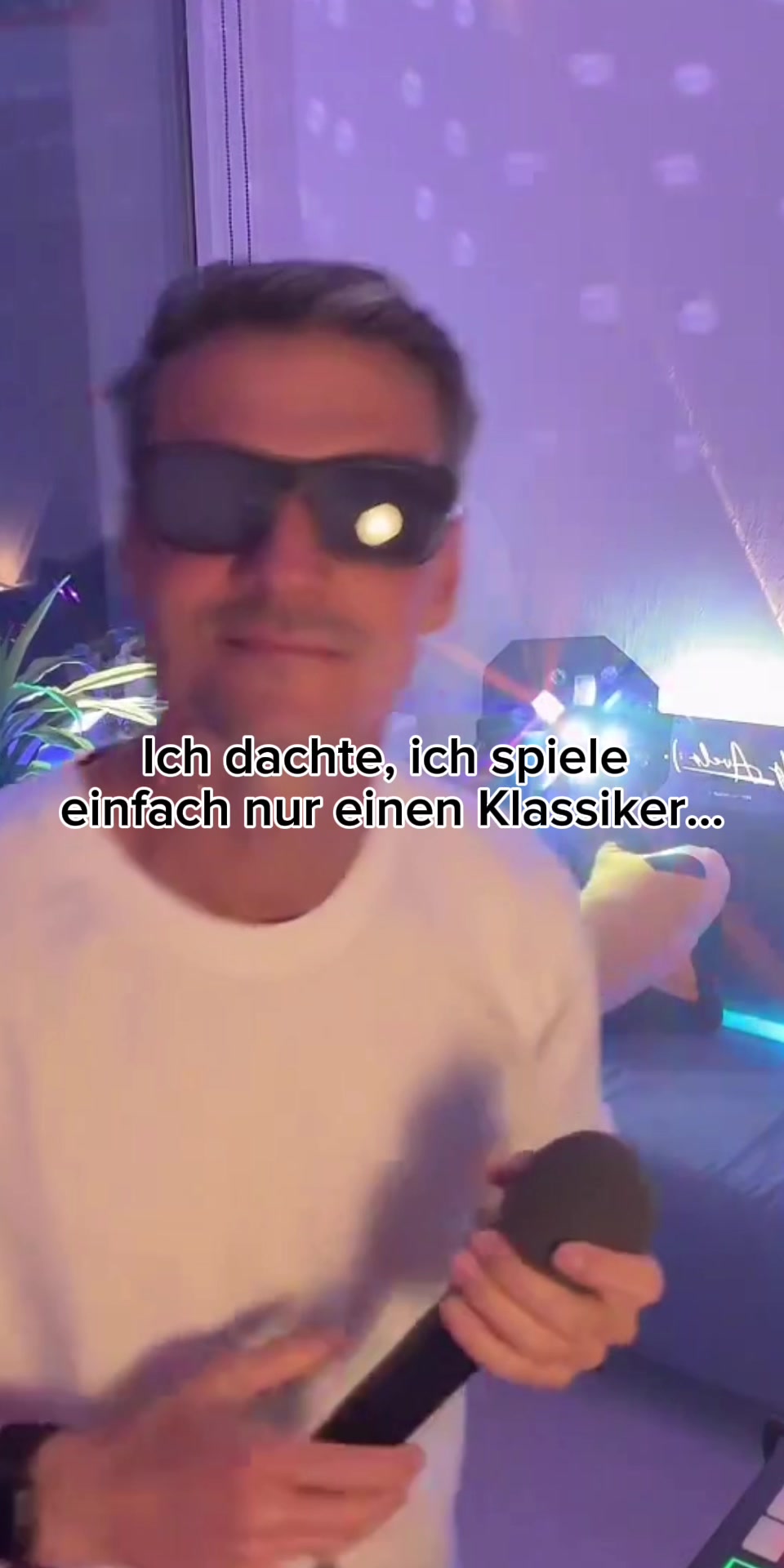 @AVELØ