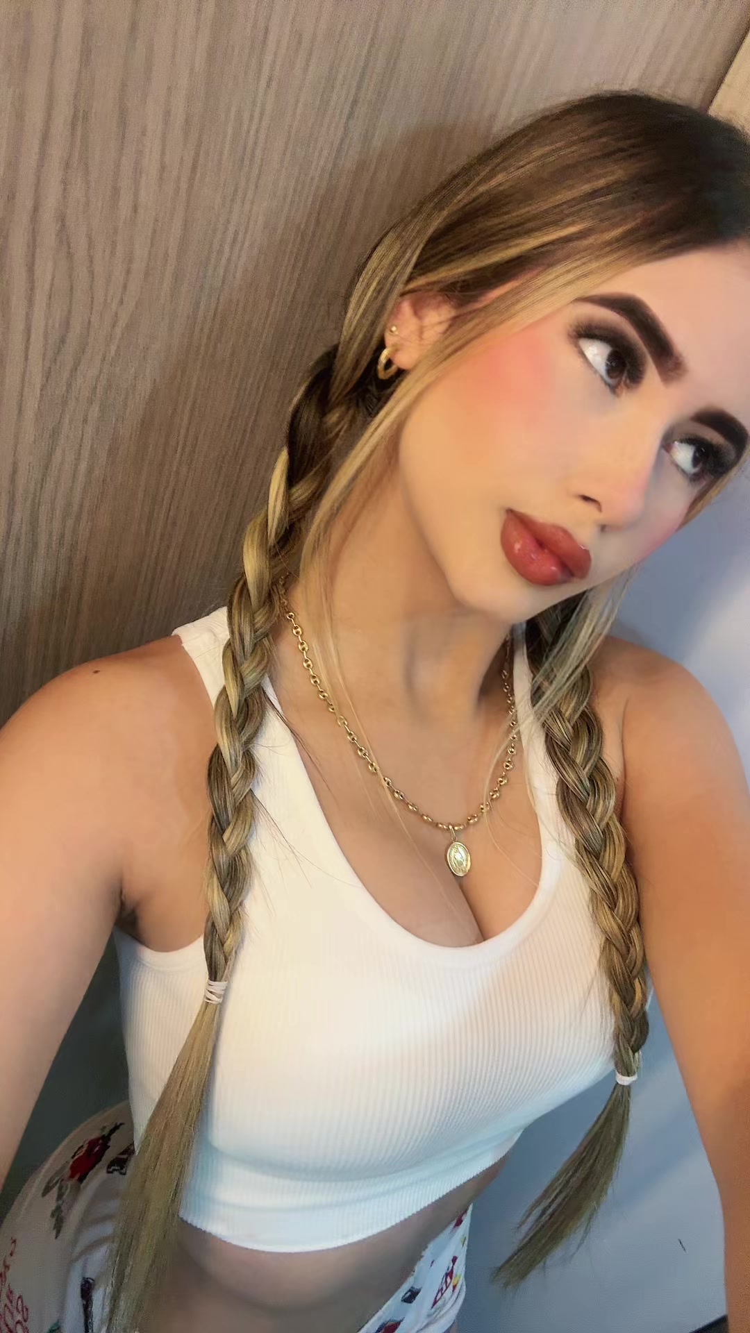 @𝓥
