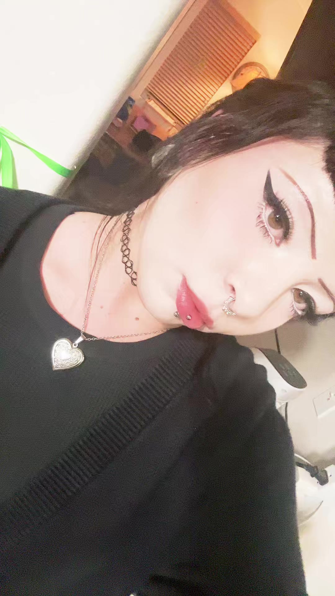 @laur3n🦇