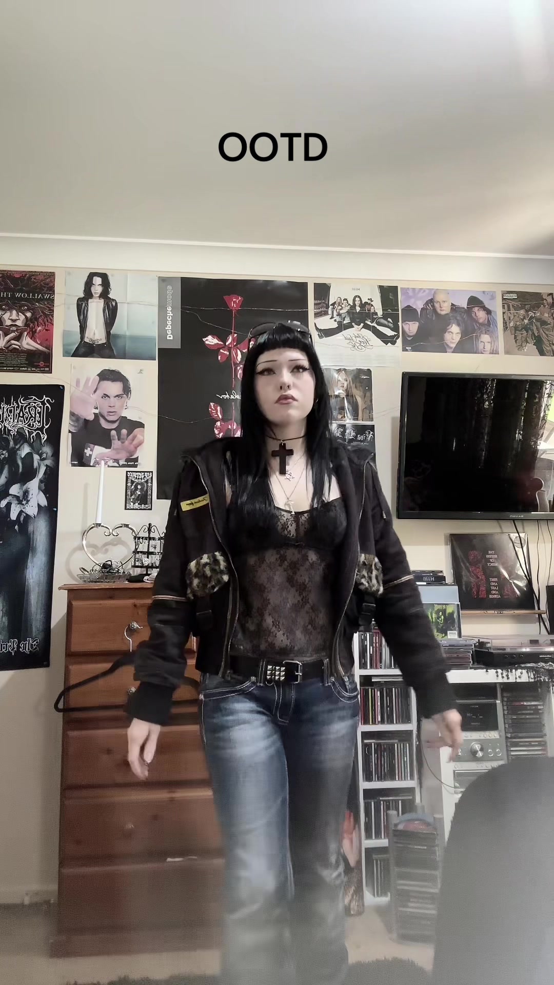 @Emily🦇🖤