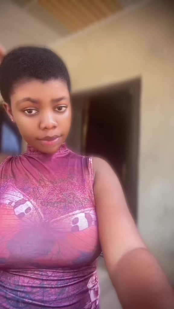 @💕PRETTY 🤍 SADIA✨