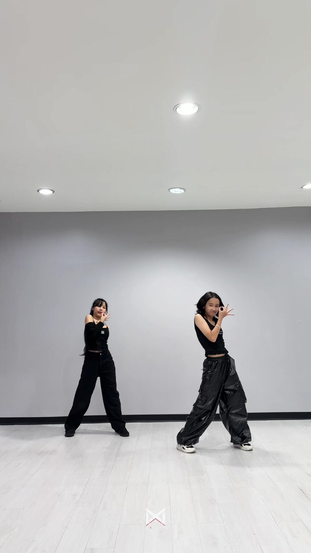 @MAXXDANCESTUDIO