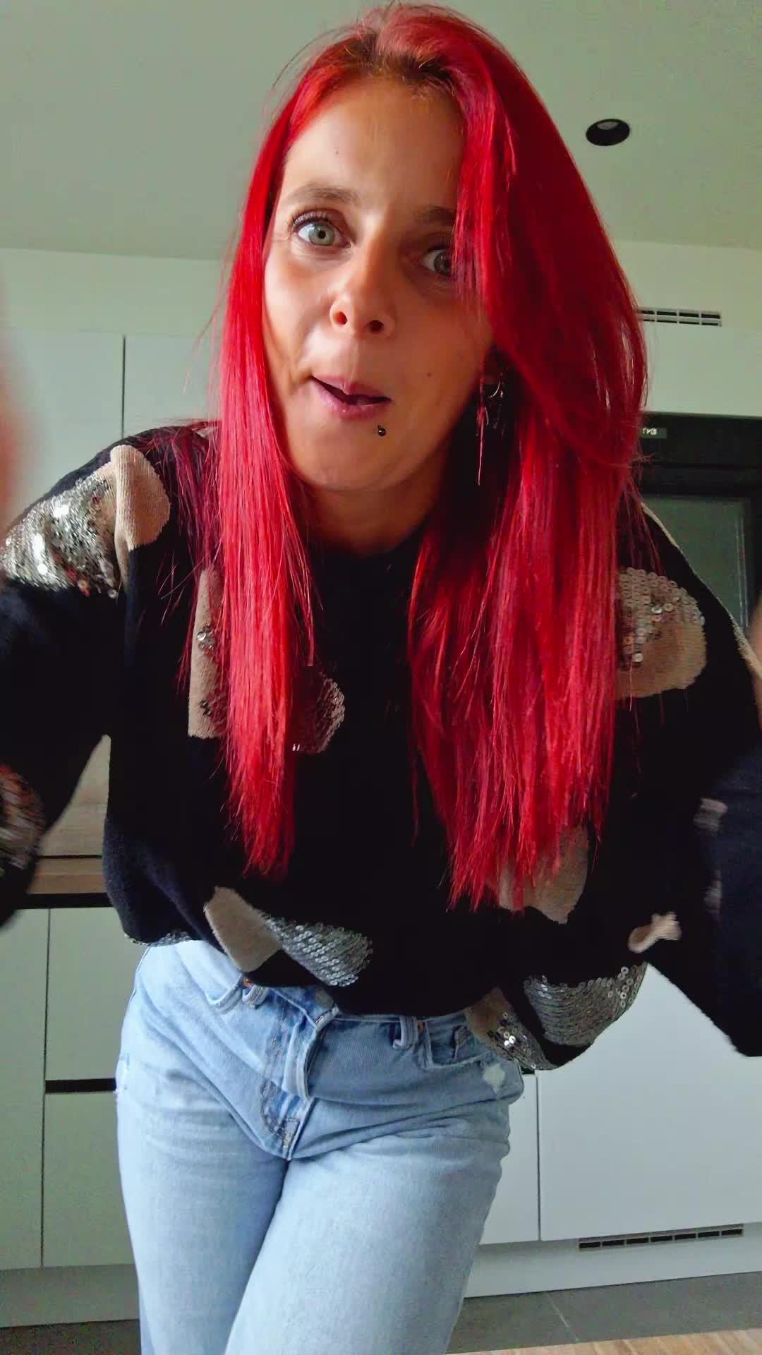 @Ladyk_in_red❤️