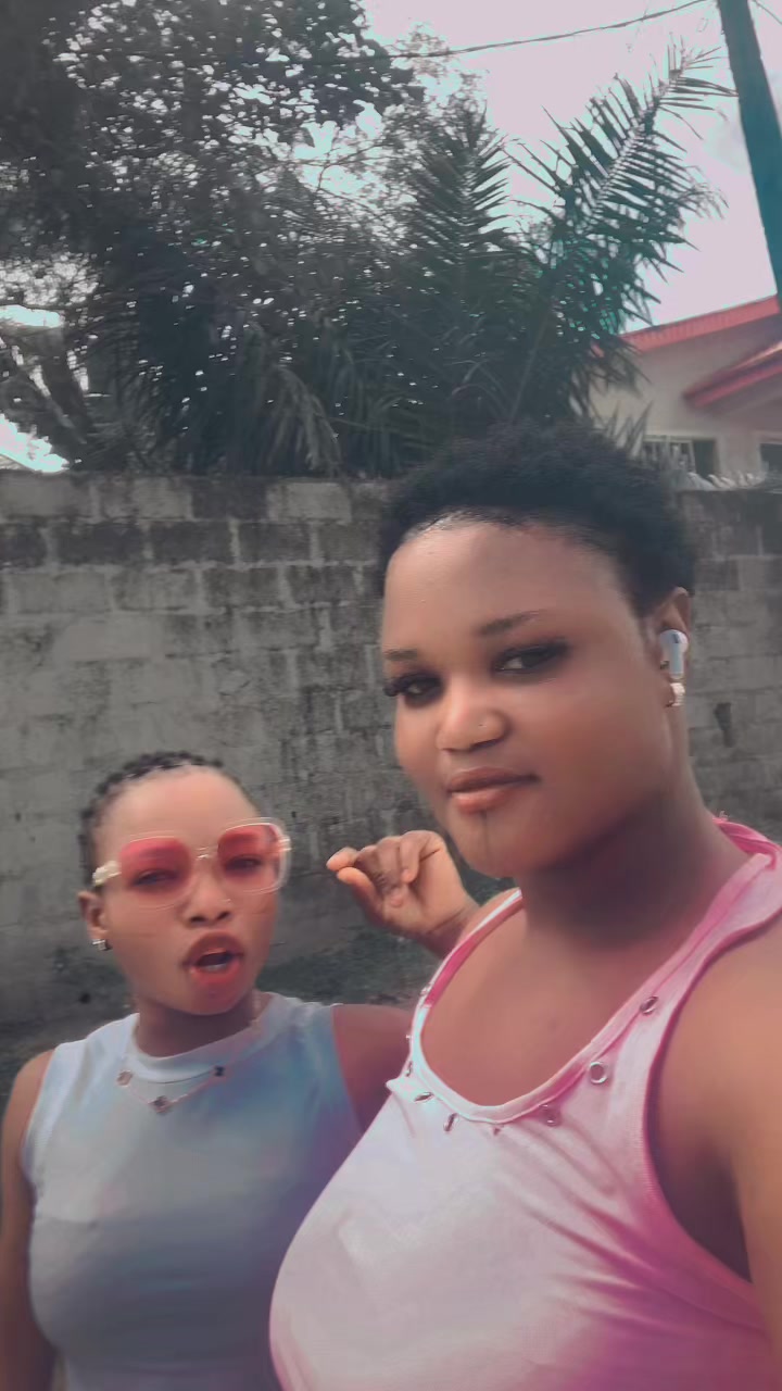 @Anikeade💕💕🥹