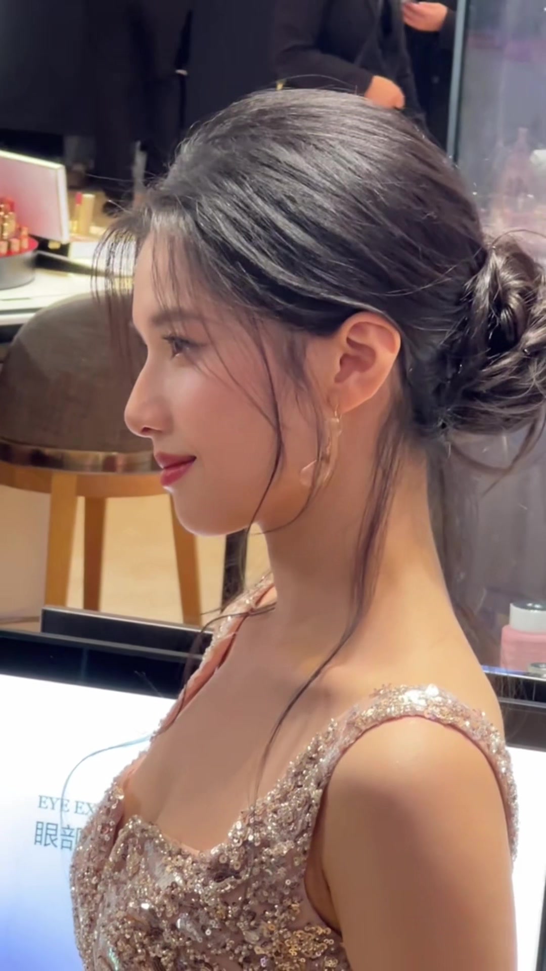@zhang jingyi 🍒