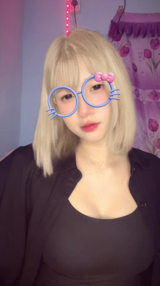 @Emie 🍑