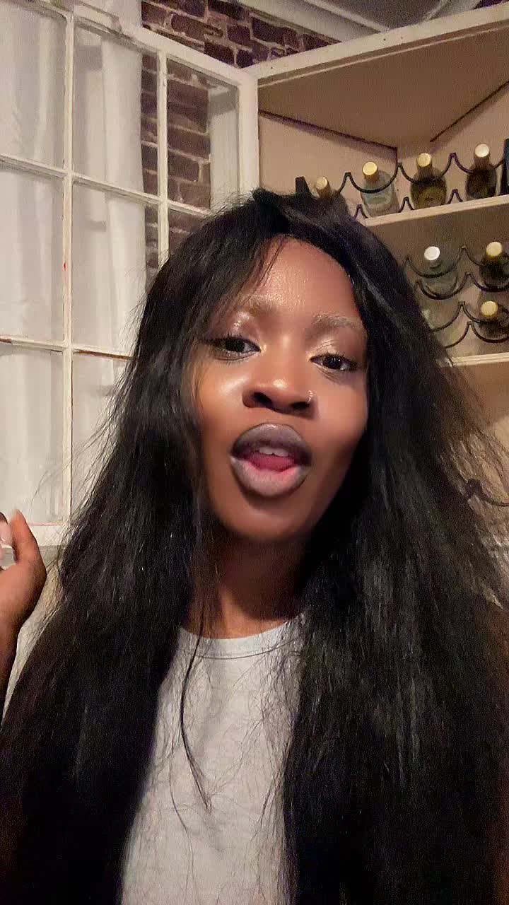 @Ugly Girl | Fashion Archivist