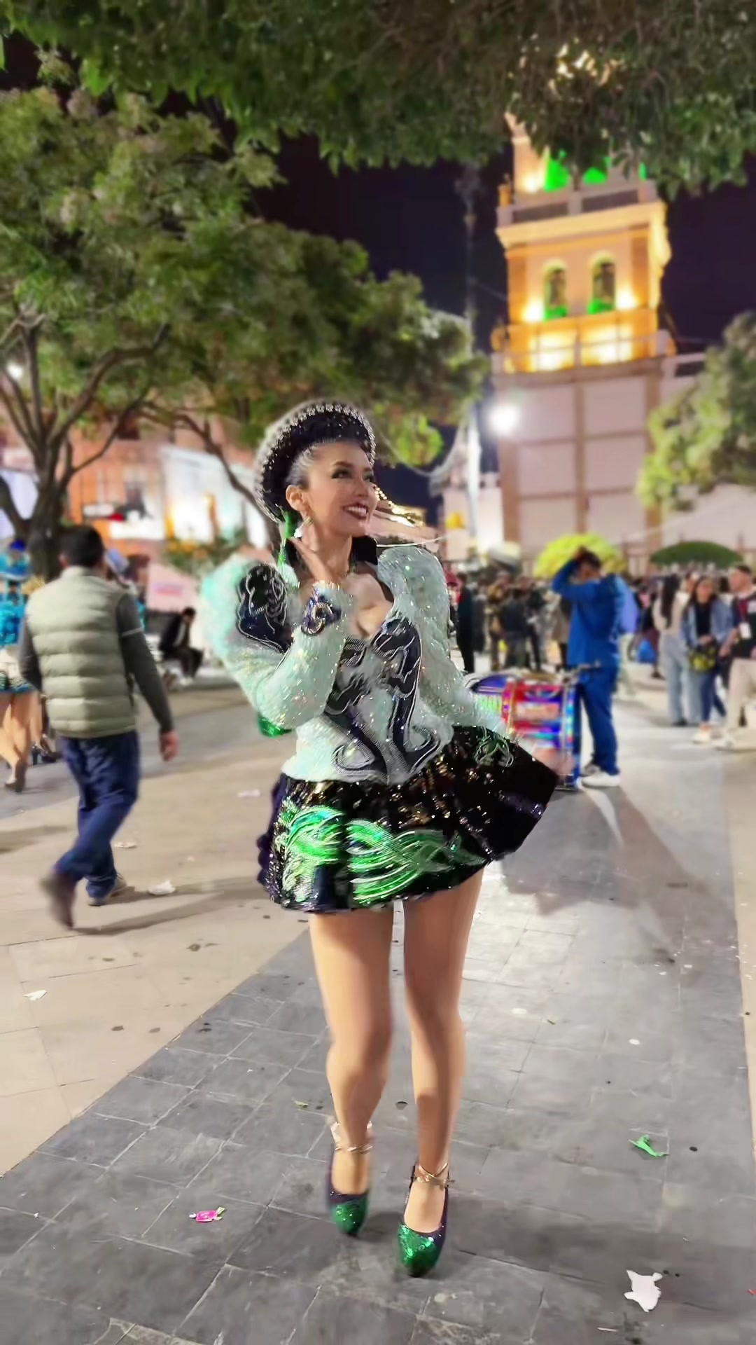 @Ara Guzmán