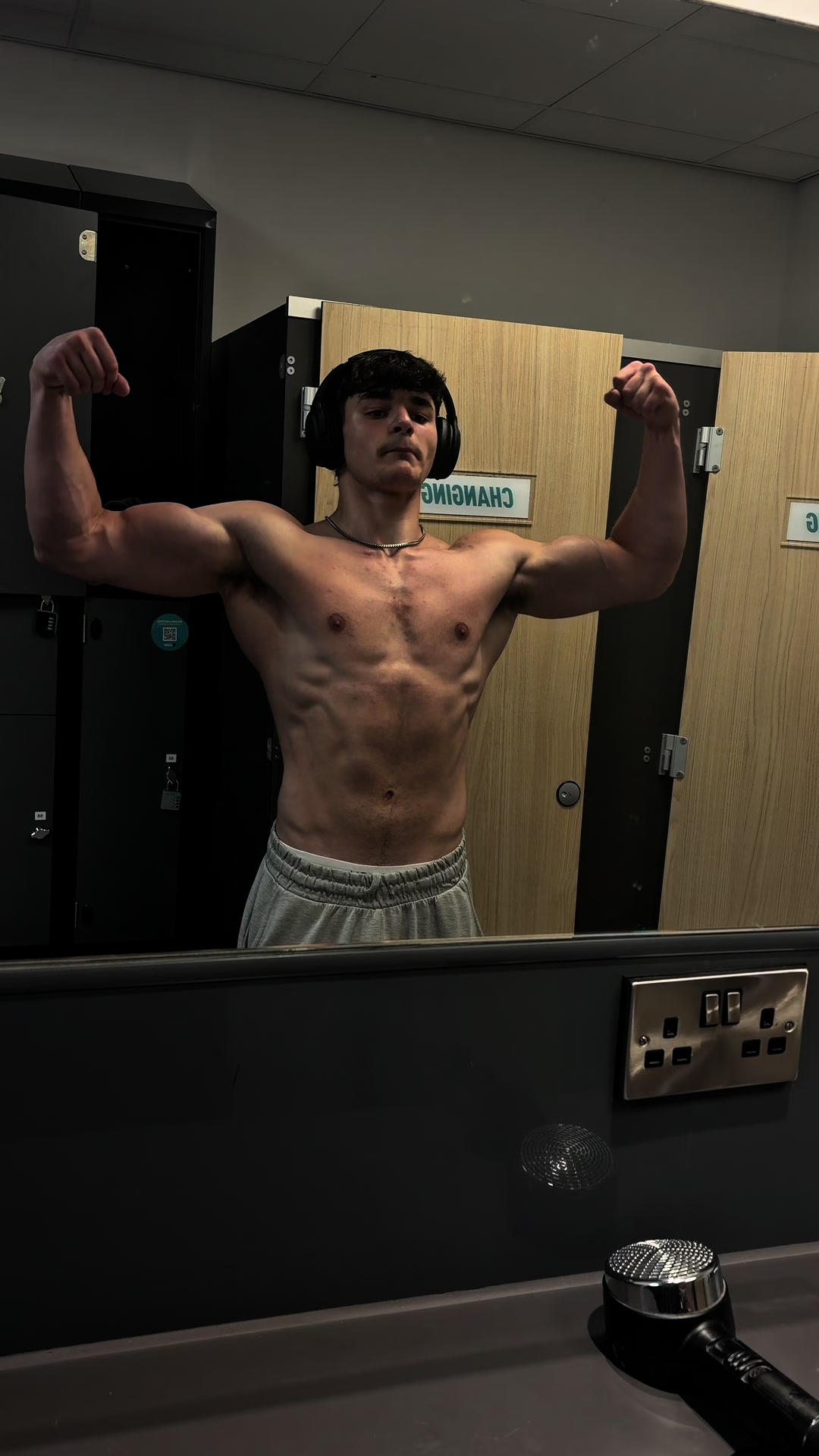 @toby_k09