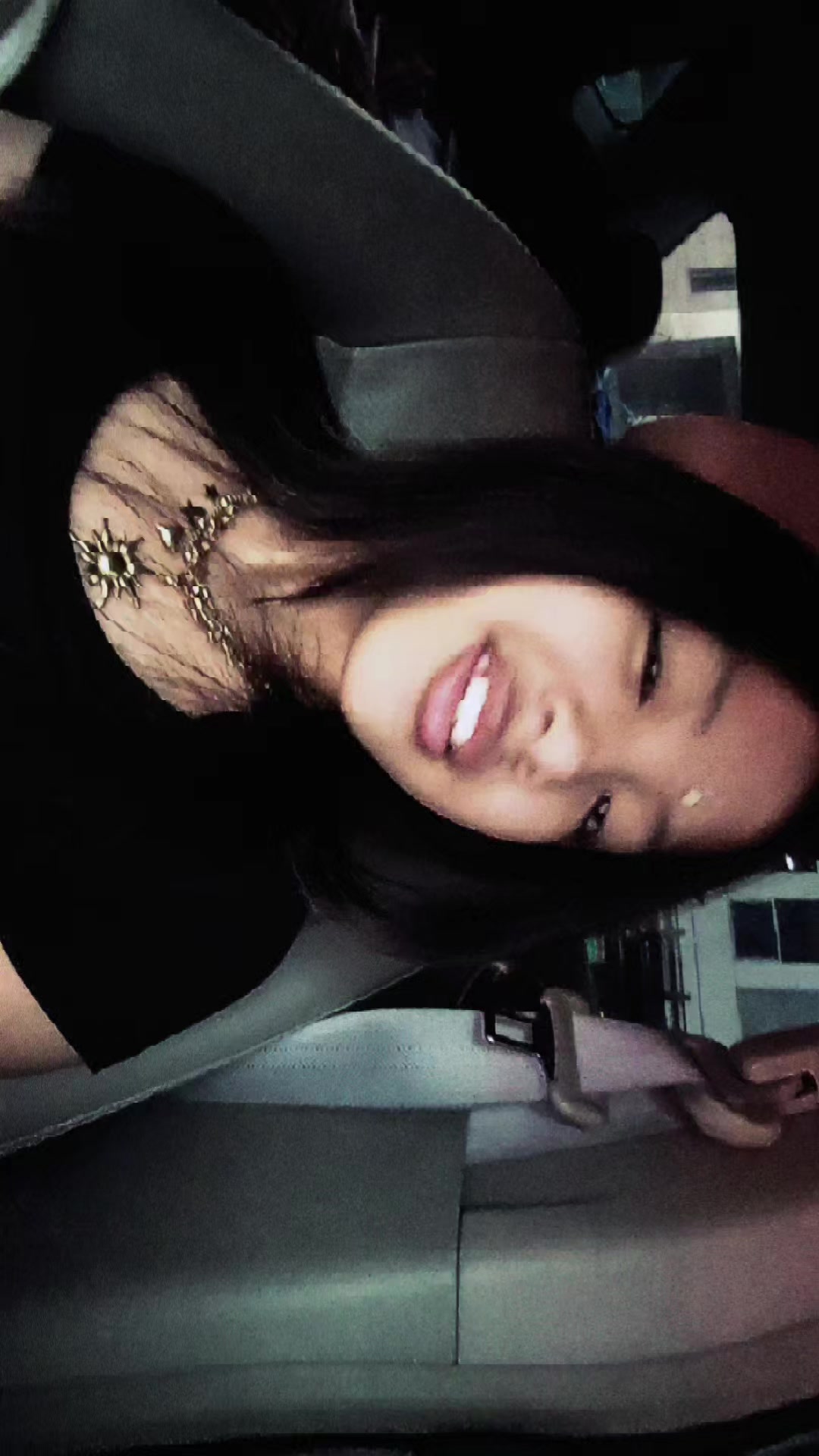 @Oops _its ELIEEEE