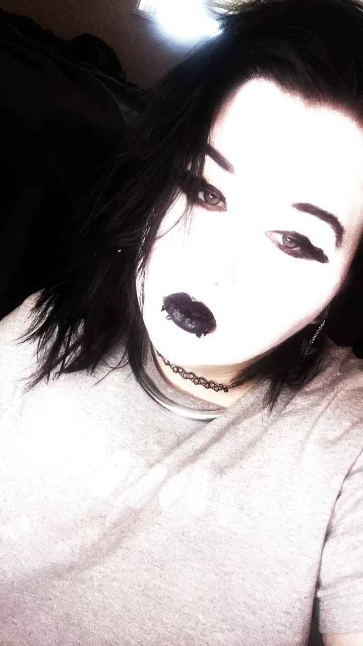 @sp00ky_treats