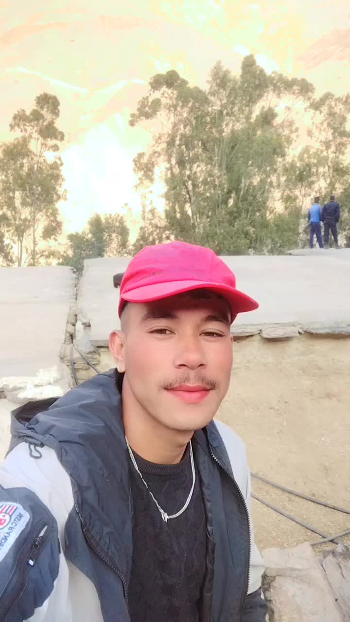 @Tàpëñdrå Bôgãtî