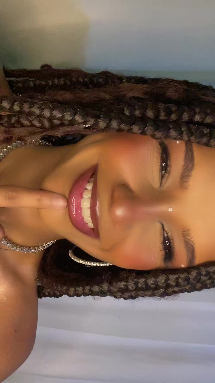 @Ana