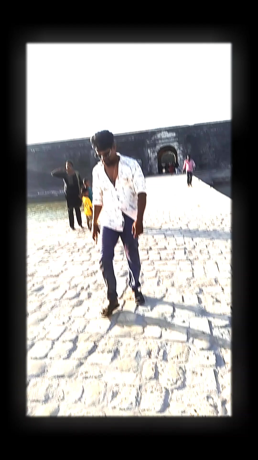 @உண்மைக்கு+ஒருவன்(மு/வாய்க்கால்