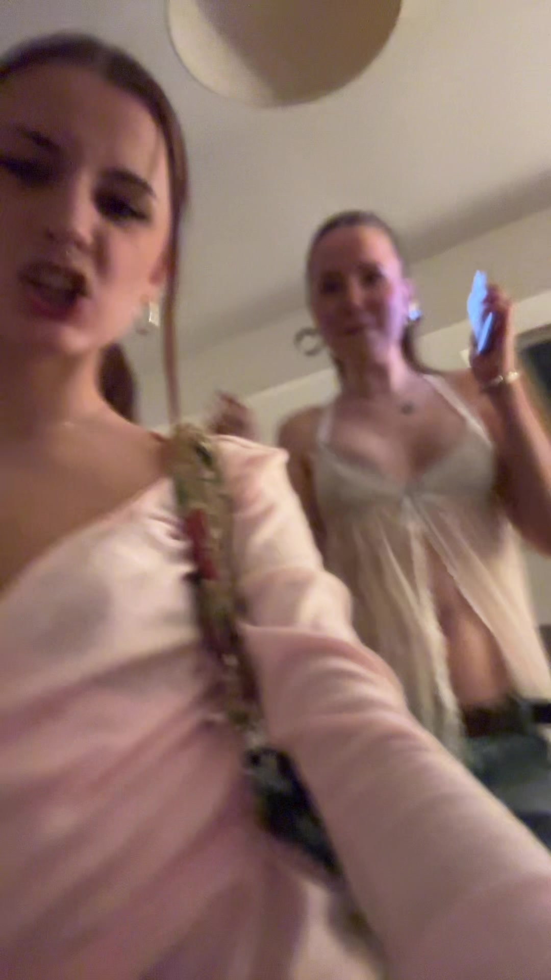 @Ella