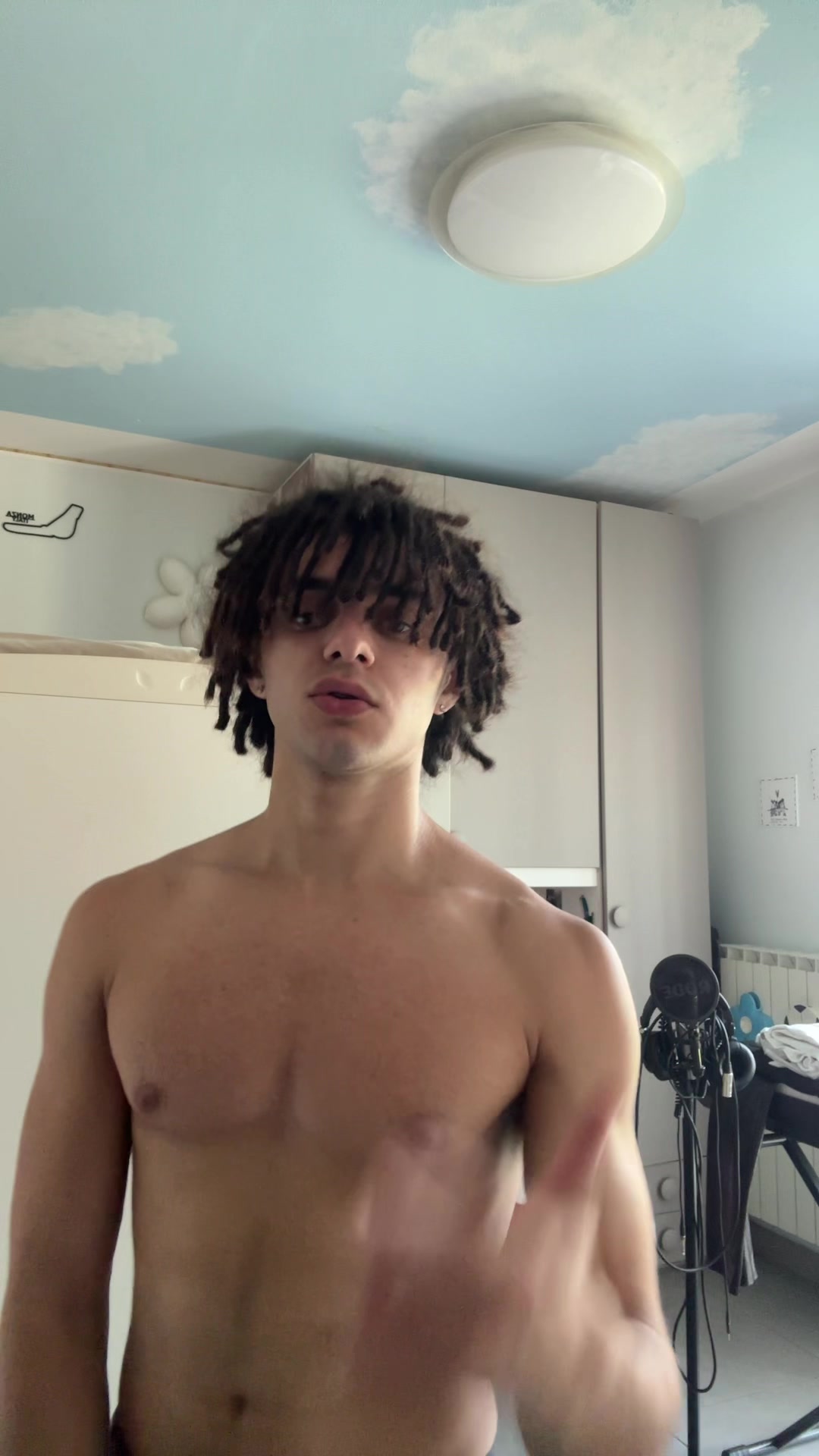 @lildombaby