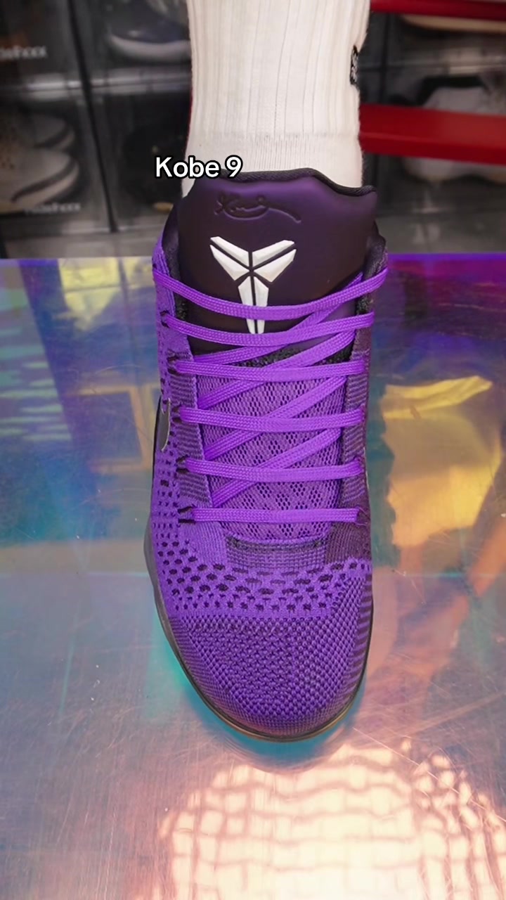 @Lacedsneaker