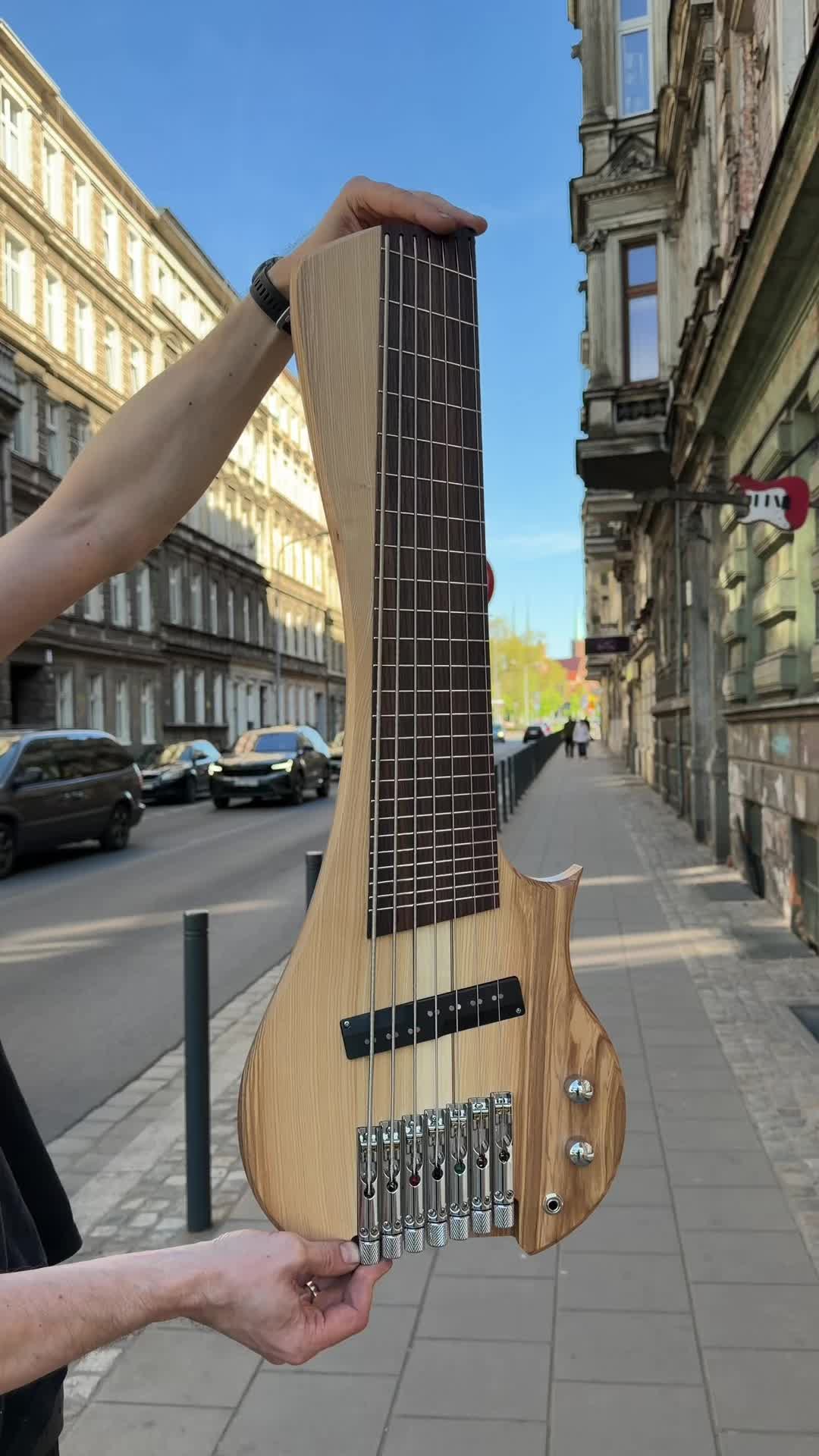 @FingyBass