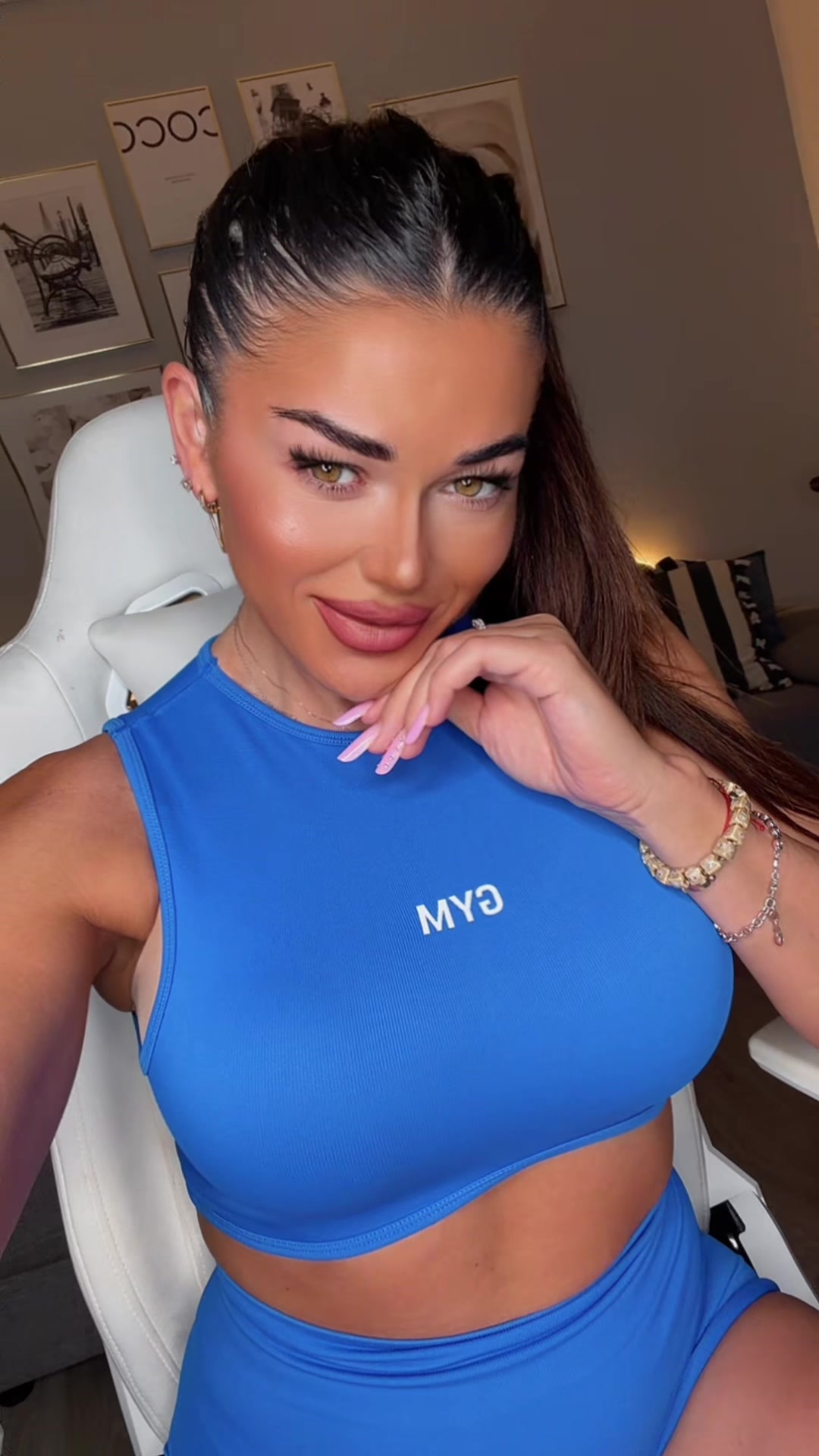 @Valentina