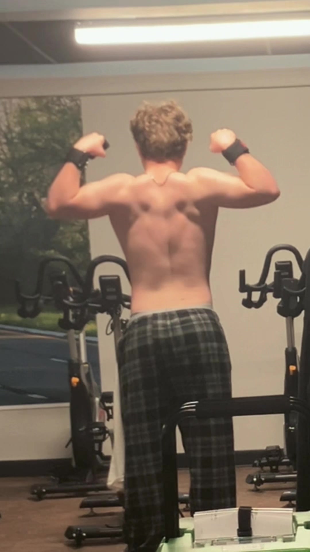 @Lynch lifts