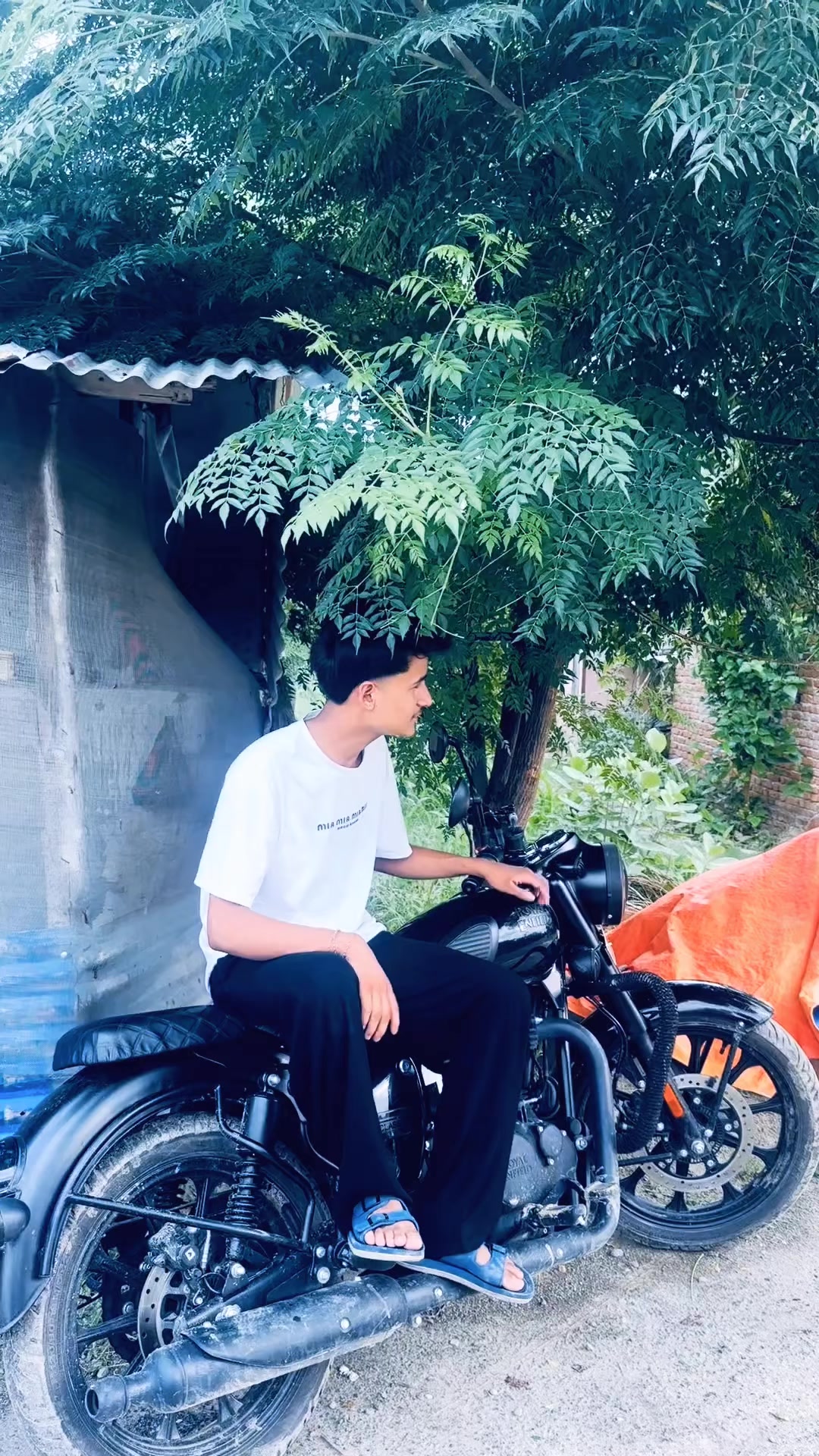 @दिनेश सिँह ठकुरी 👑