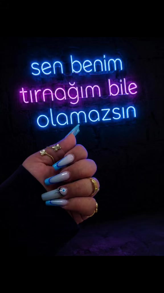 @G)