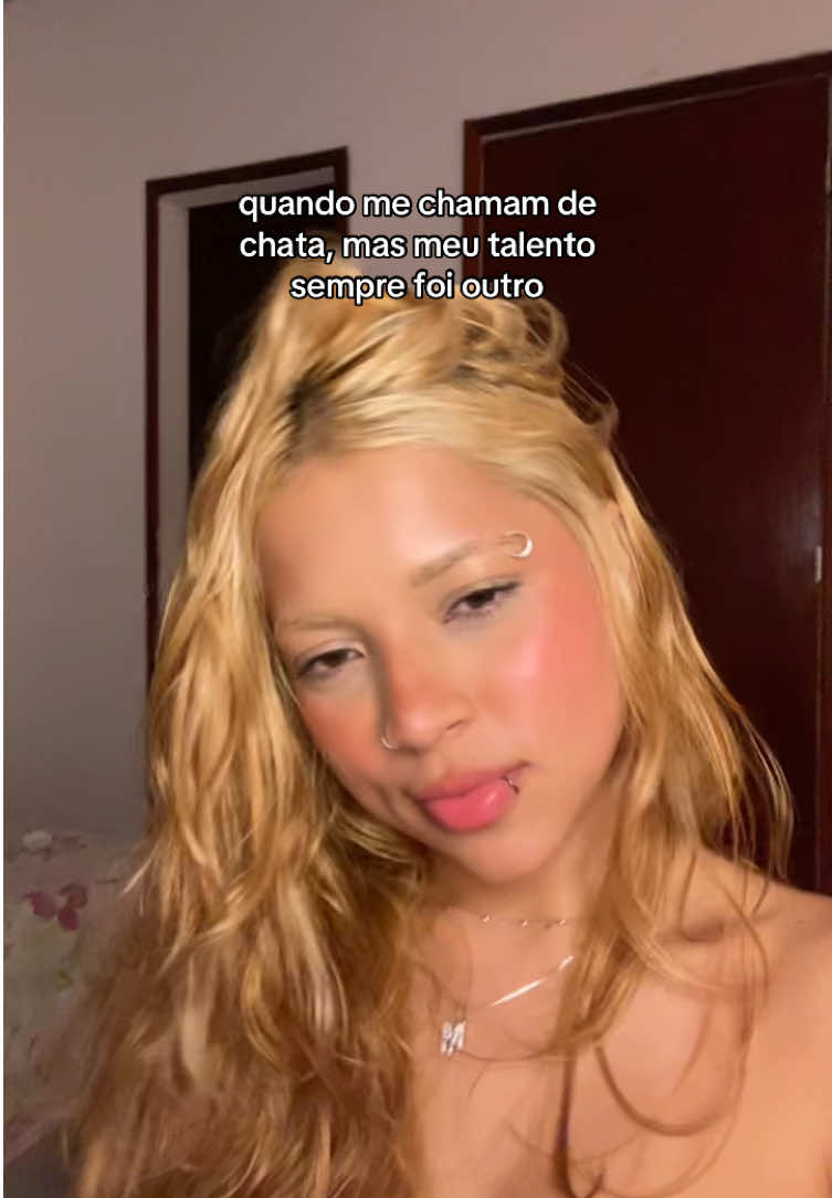 @mchelynz