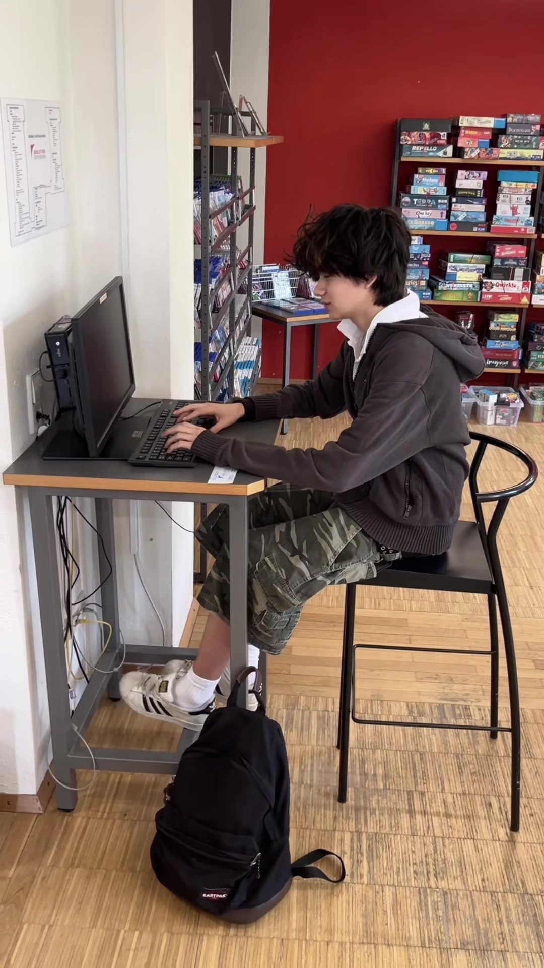 @:P