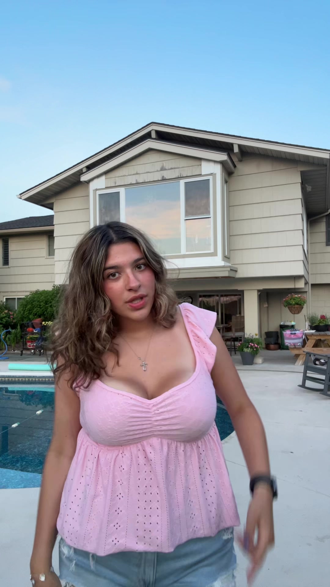 @lolavelezz