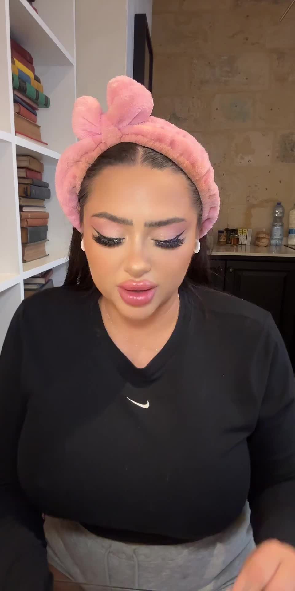 @zoeyfoxxofficial