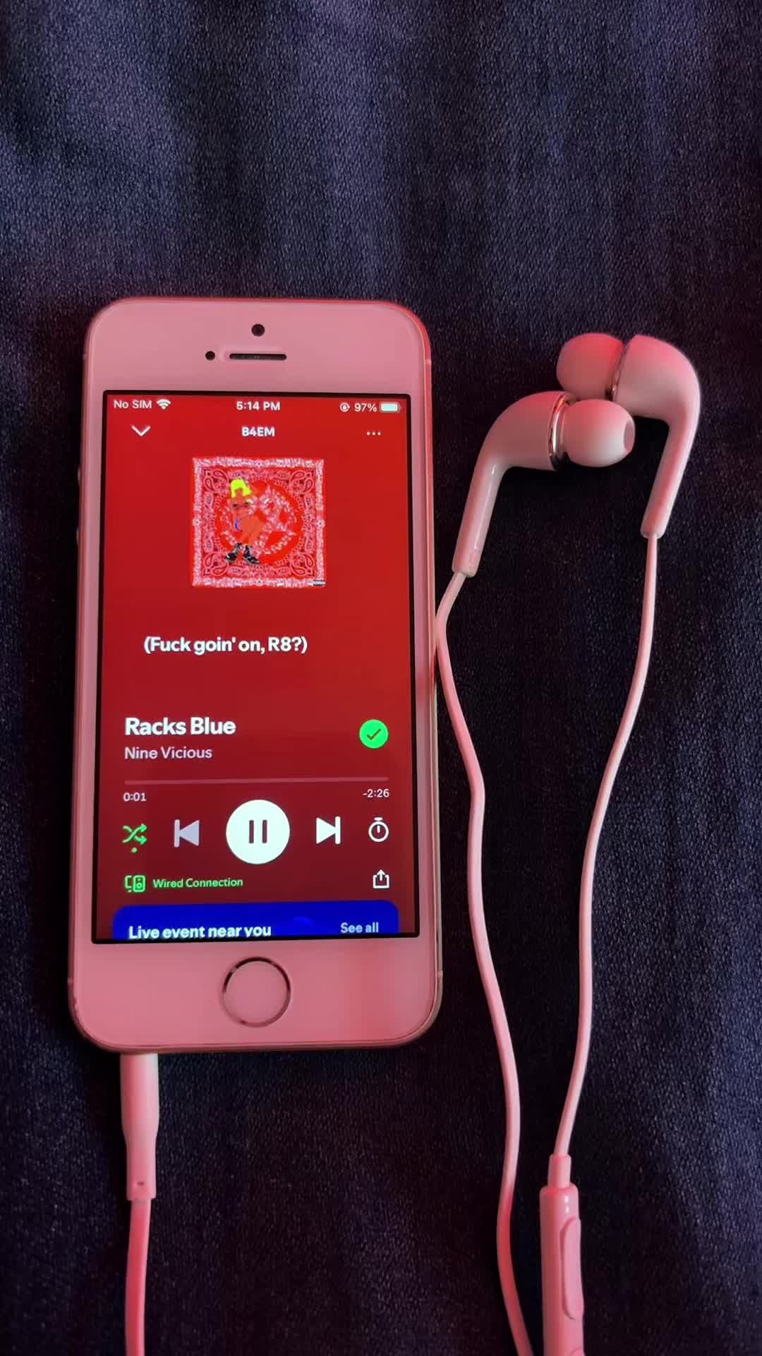 @𖣂