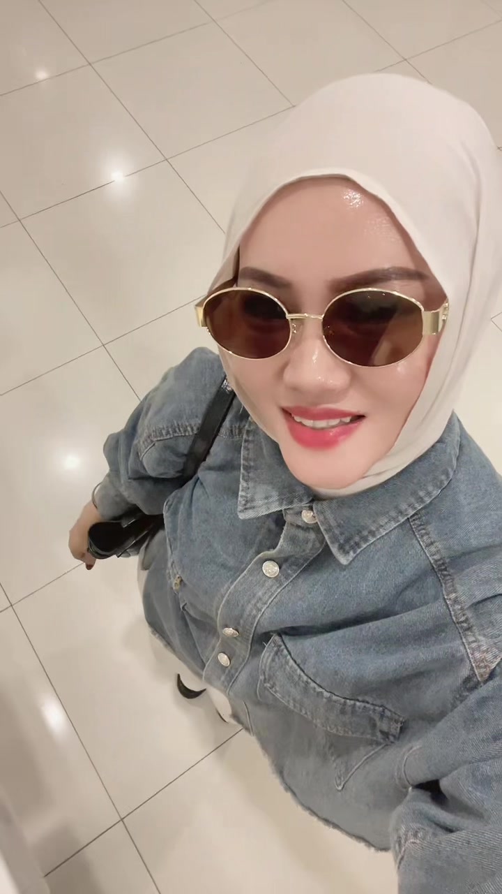 @Sepia Risa