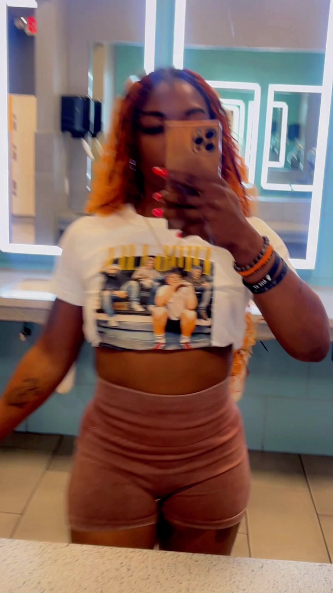 @E-B-O-N-I🧚🏾🧚🏾♀️🧚🏾♂️