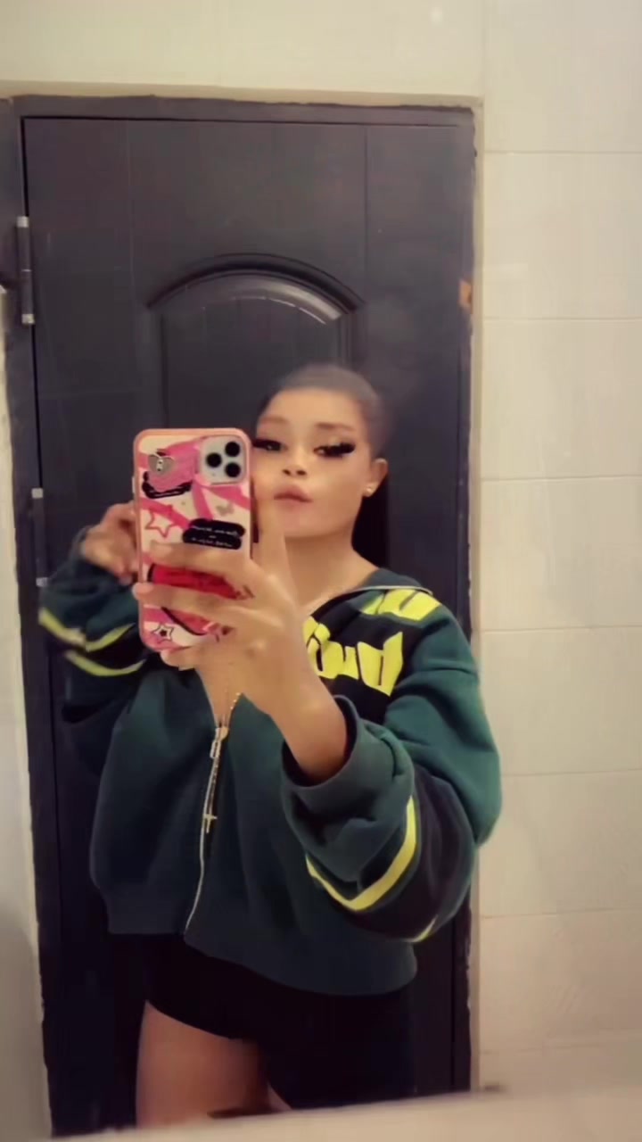 @♡︎𝕧💕