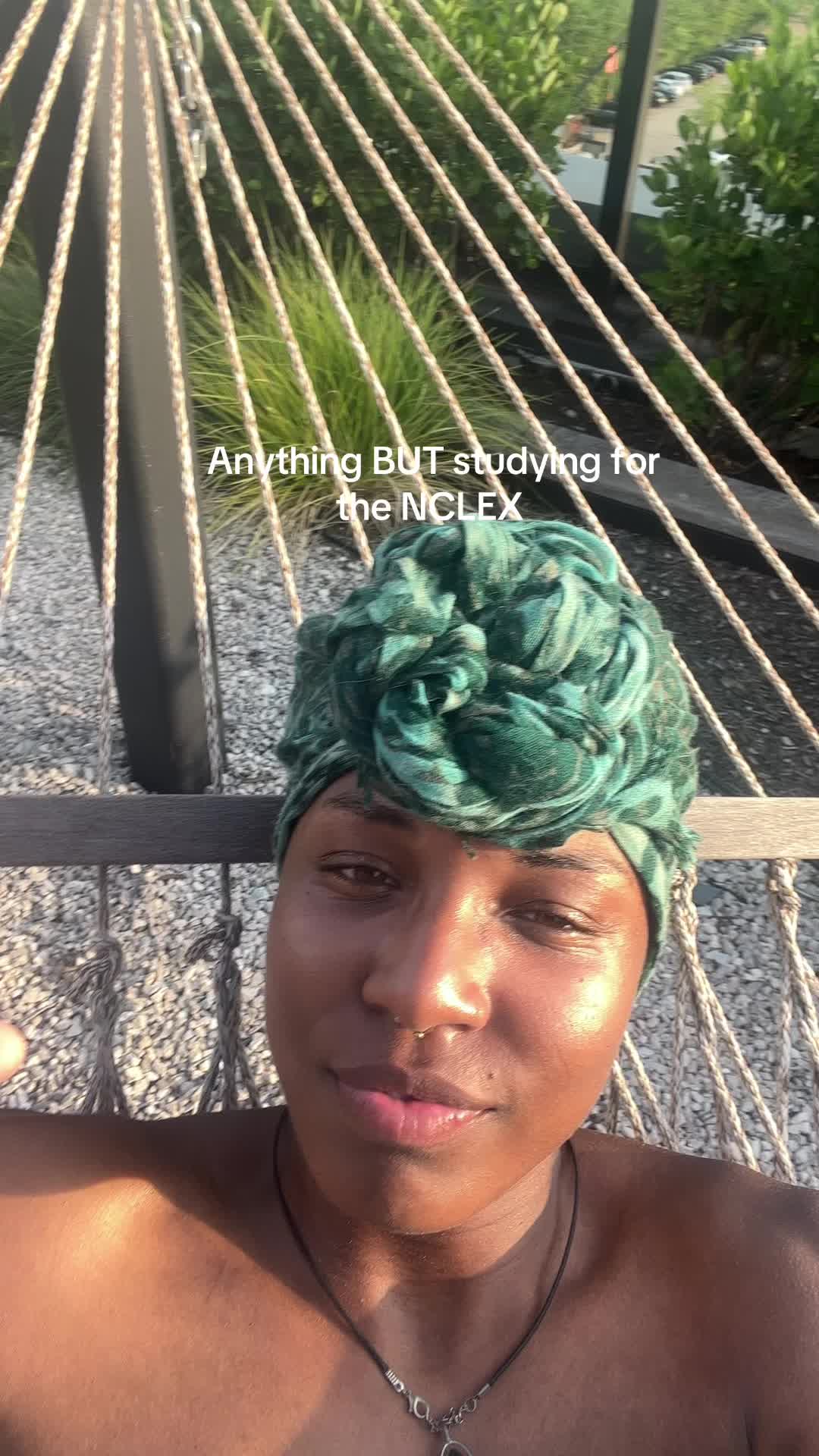 @BagsNBooks