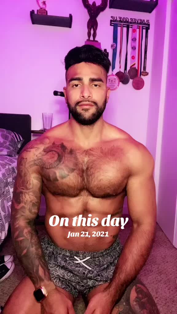 @JohnnyDiezFit