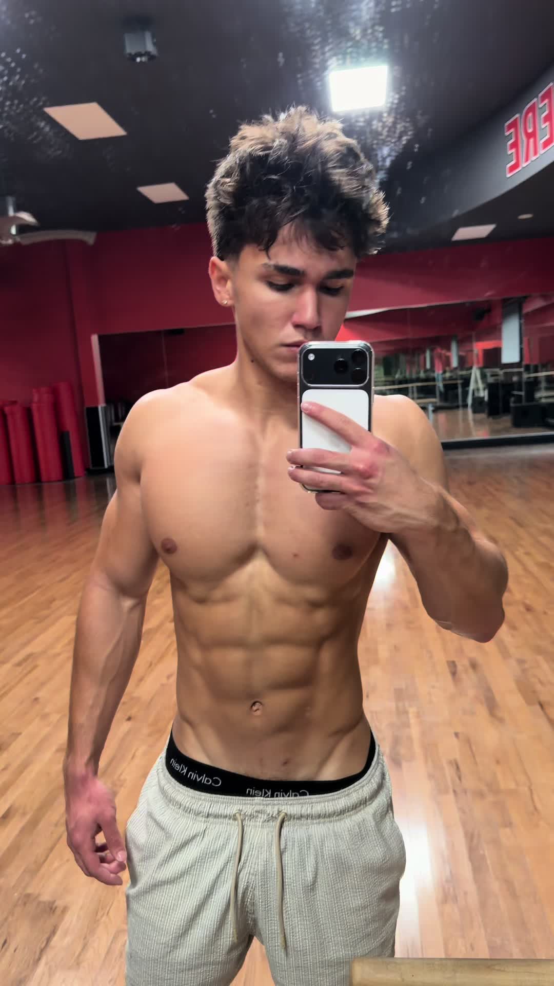 @Kalel🦸🏻♂️