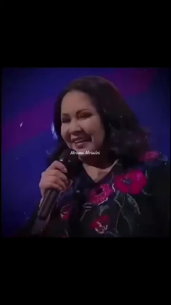 @Morena Morales