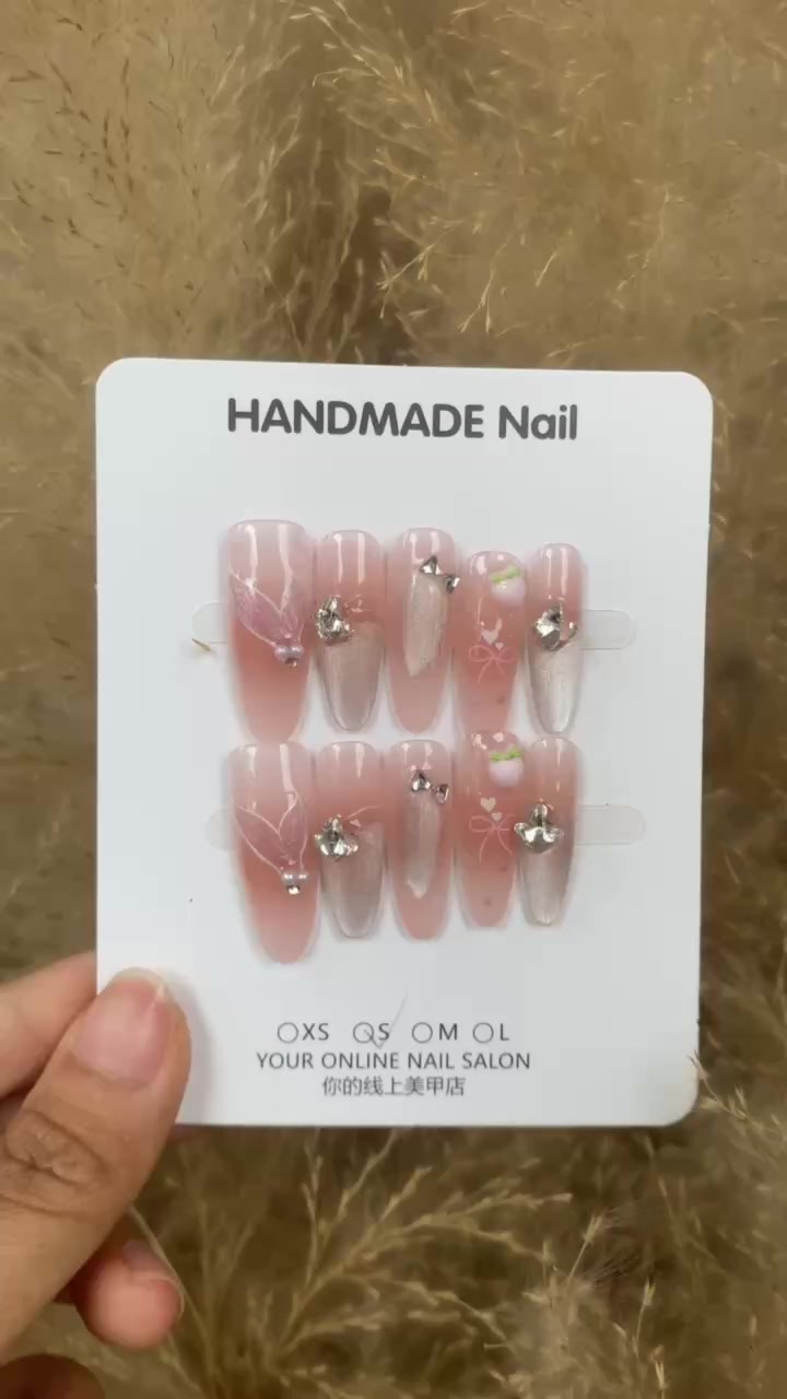 @JMhandmadepressonnails
